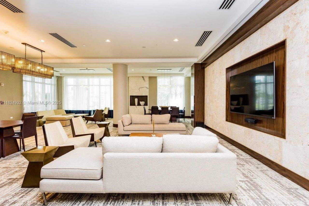 801 Brickell Key Blvd, Unit 807, Miami, FL 33131 Photo