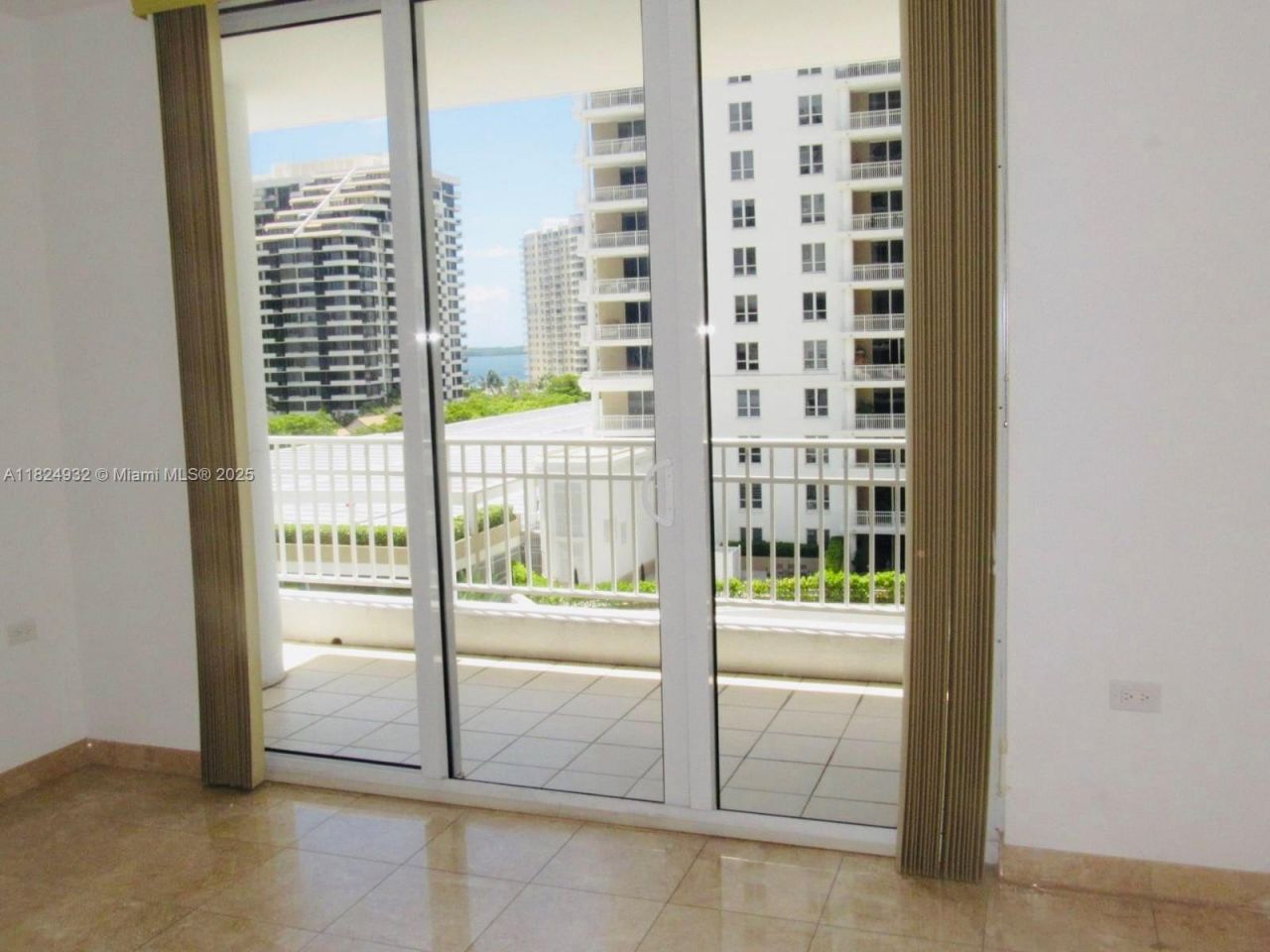 801 Brickell Key Blvd, Unit 807, Miami, FL 33131 Photo