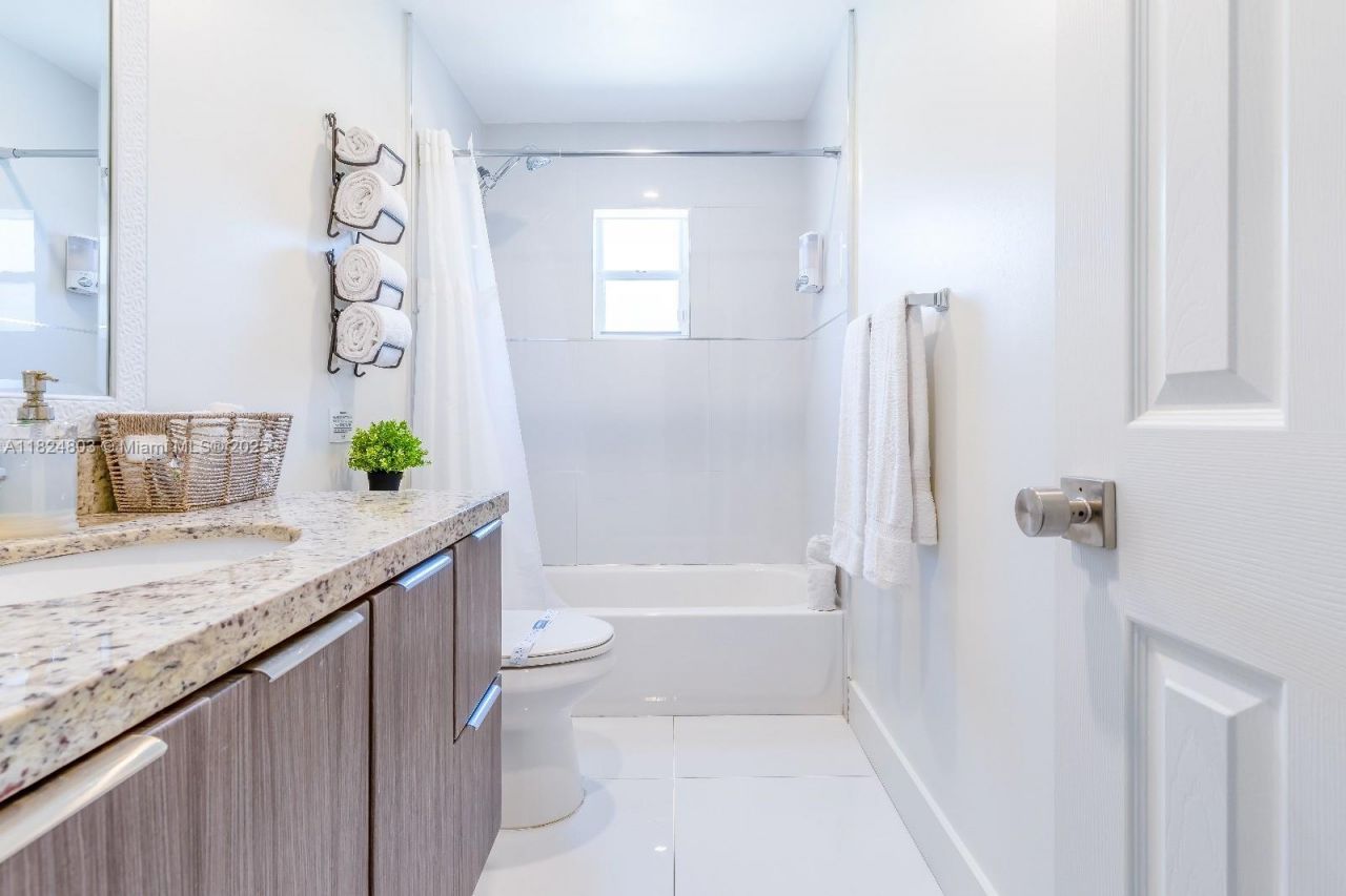 1836 NW 16th Ter, Unit 1, Miami, FL 33125 Photo