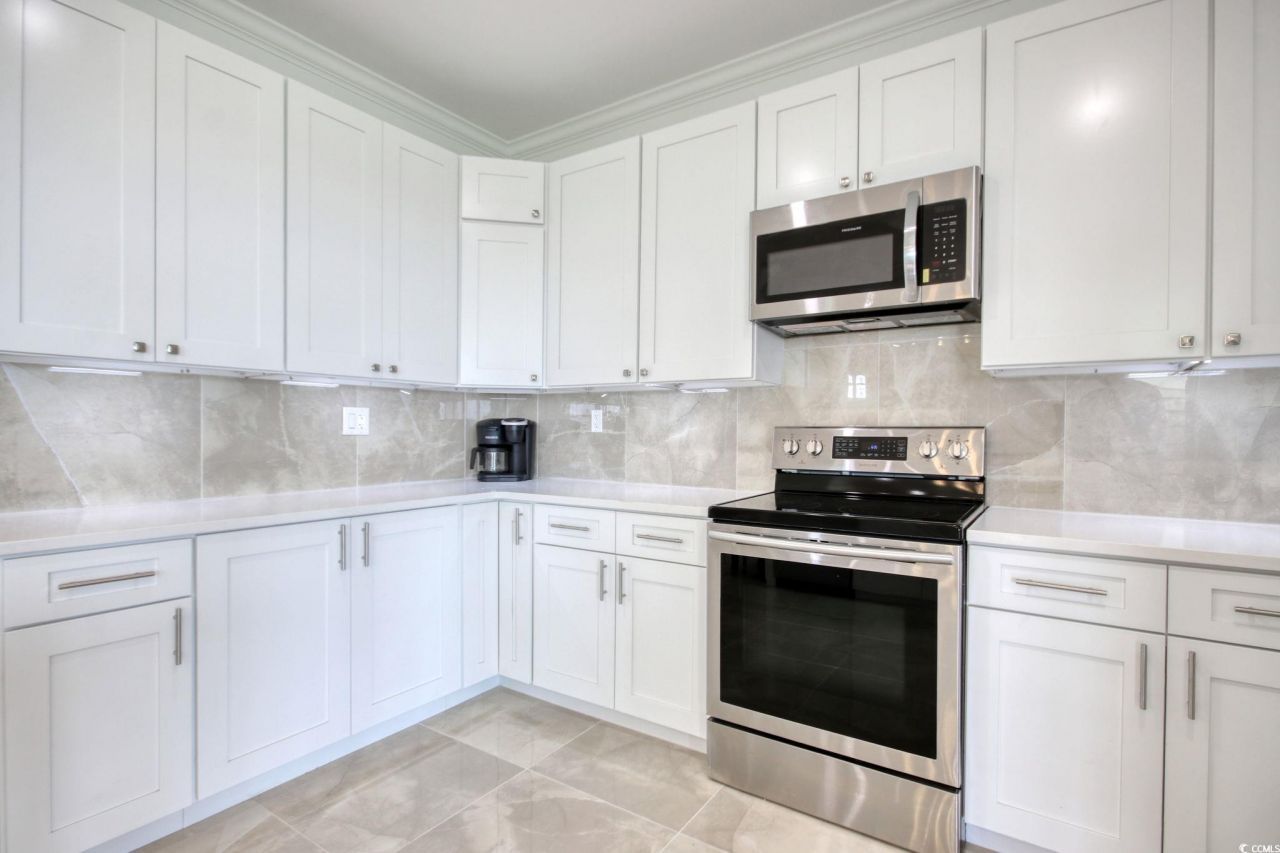 125 Oak Bay Dr. Photo 11