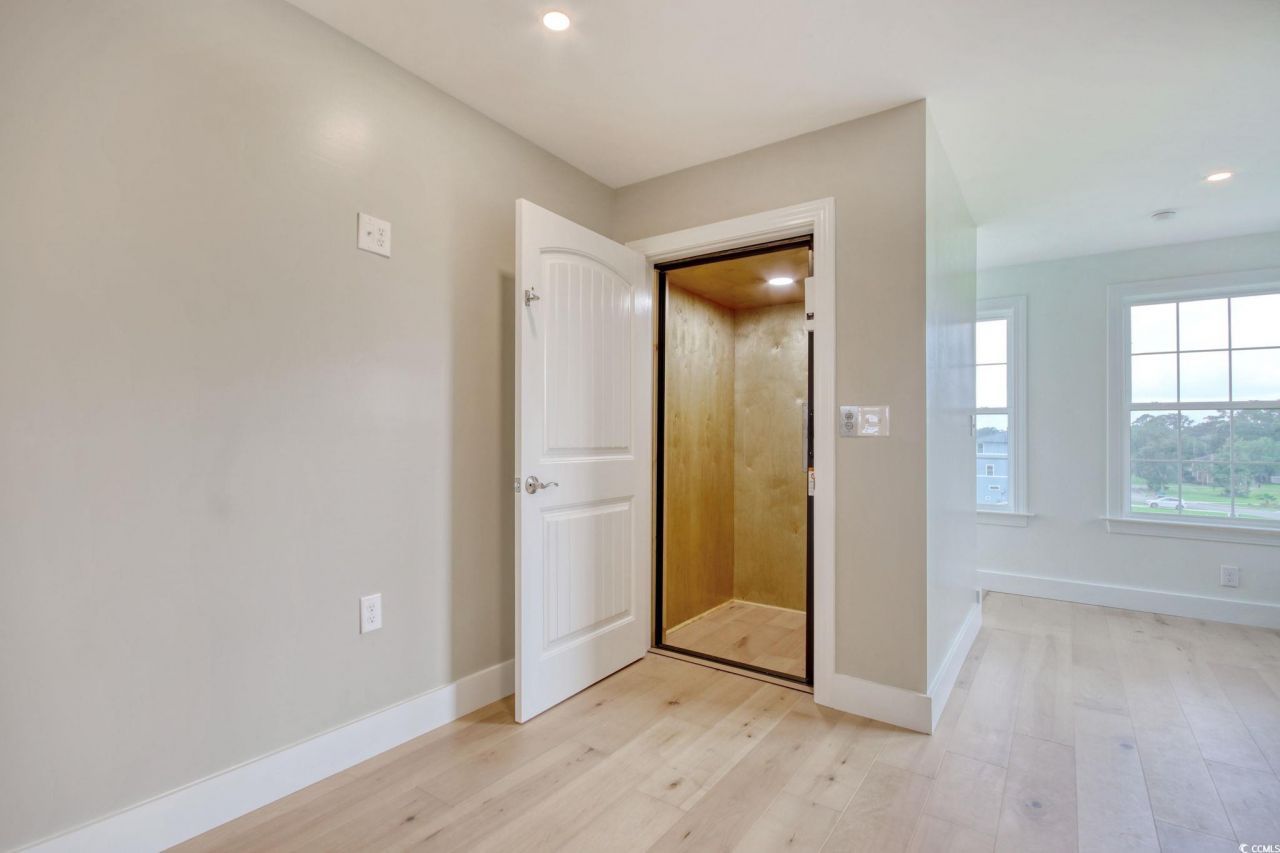 125 Oak Bay Dr. Photo 22