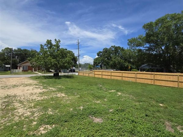 2815 E Gonzalez St, Pensacola, FL 32503