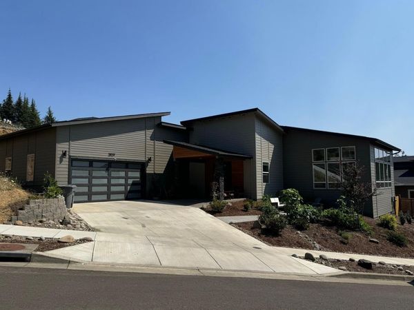 2829 SW Wolverine Dr, Corvallis, OR 97333