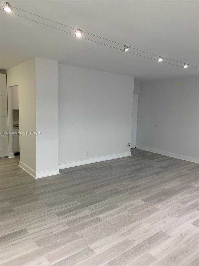 2555 NE 11th St, Unit 509, Fort Lauderdale, FL 33304 Photo