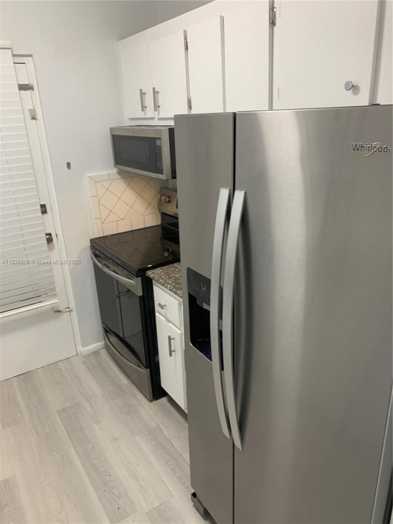 2555 NE 11th St, Unit 509, Fort Lauderdale, FL 33304 Photo