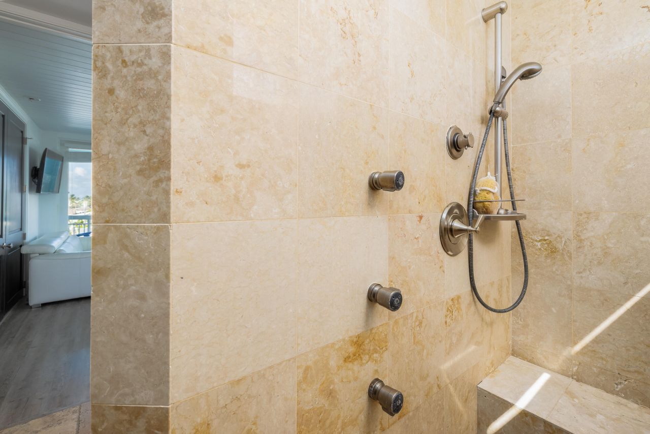 107 Hilson Court, Tavernier, FL 33070 Photo