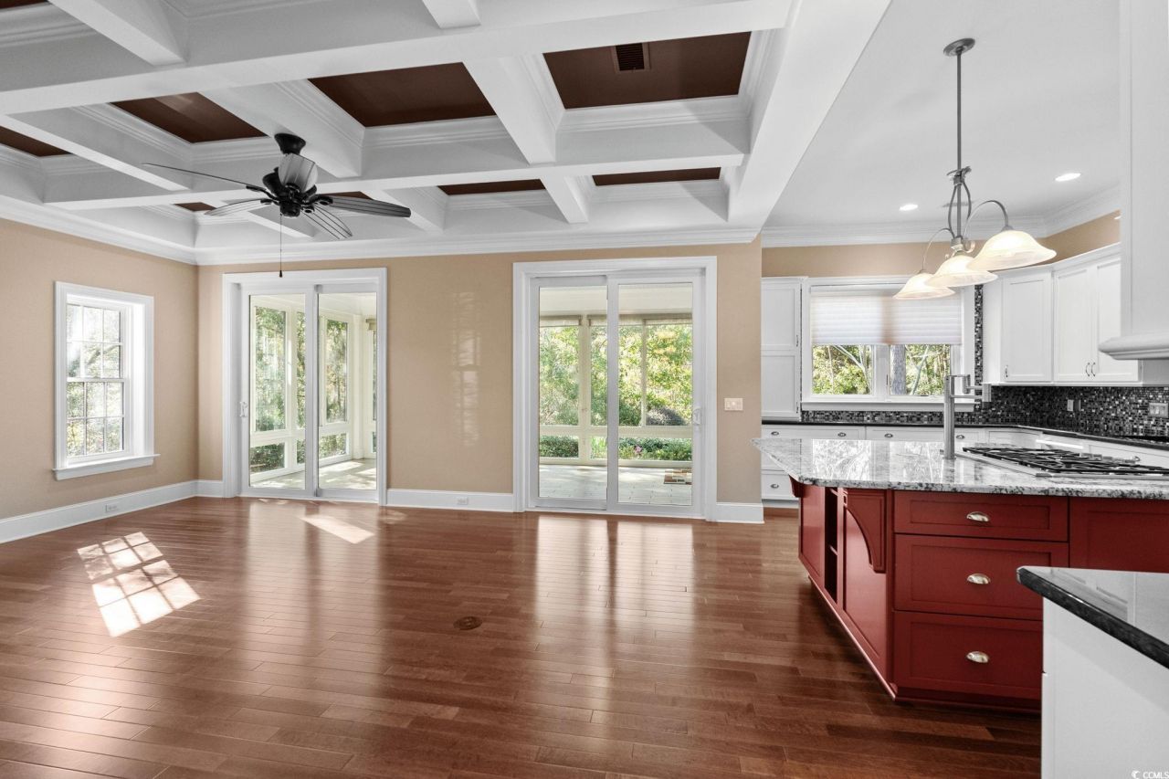 128 Knotty Pine Way Photo 8