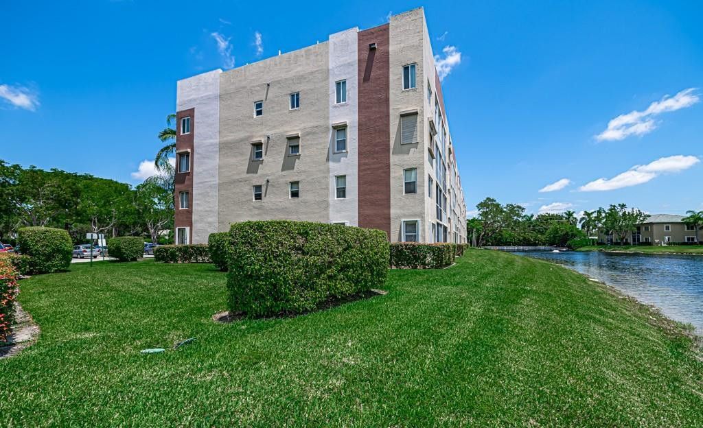 7840 Trent Drive, Unit 111, Tamarac, FL 33321 Photo