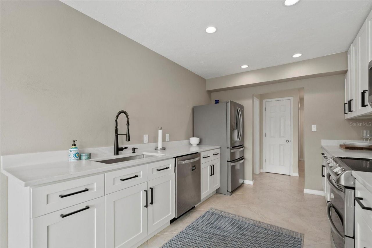 538 Magellan Drive, Sarasota, FL 34243 Photo