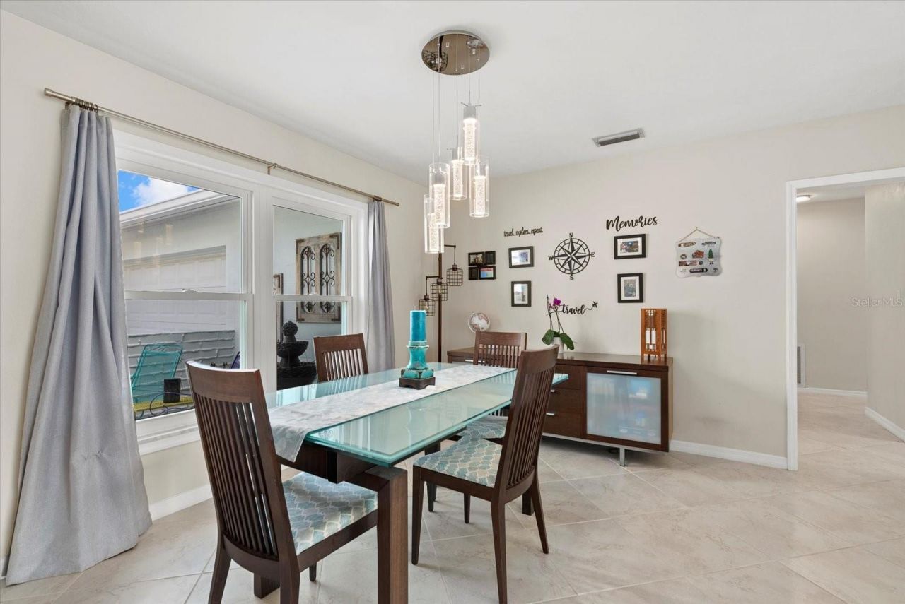 538 Magellan Drive, Sarasota, FL 34243 Photo