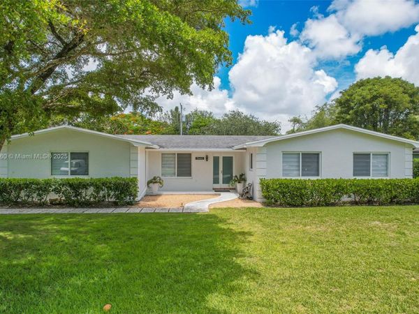 17460 SW 85th Ave, Palmetto Bay, FL 33157