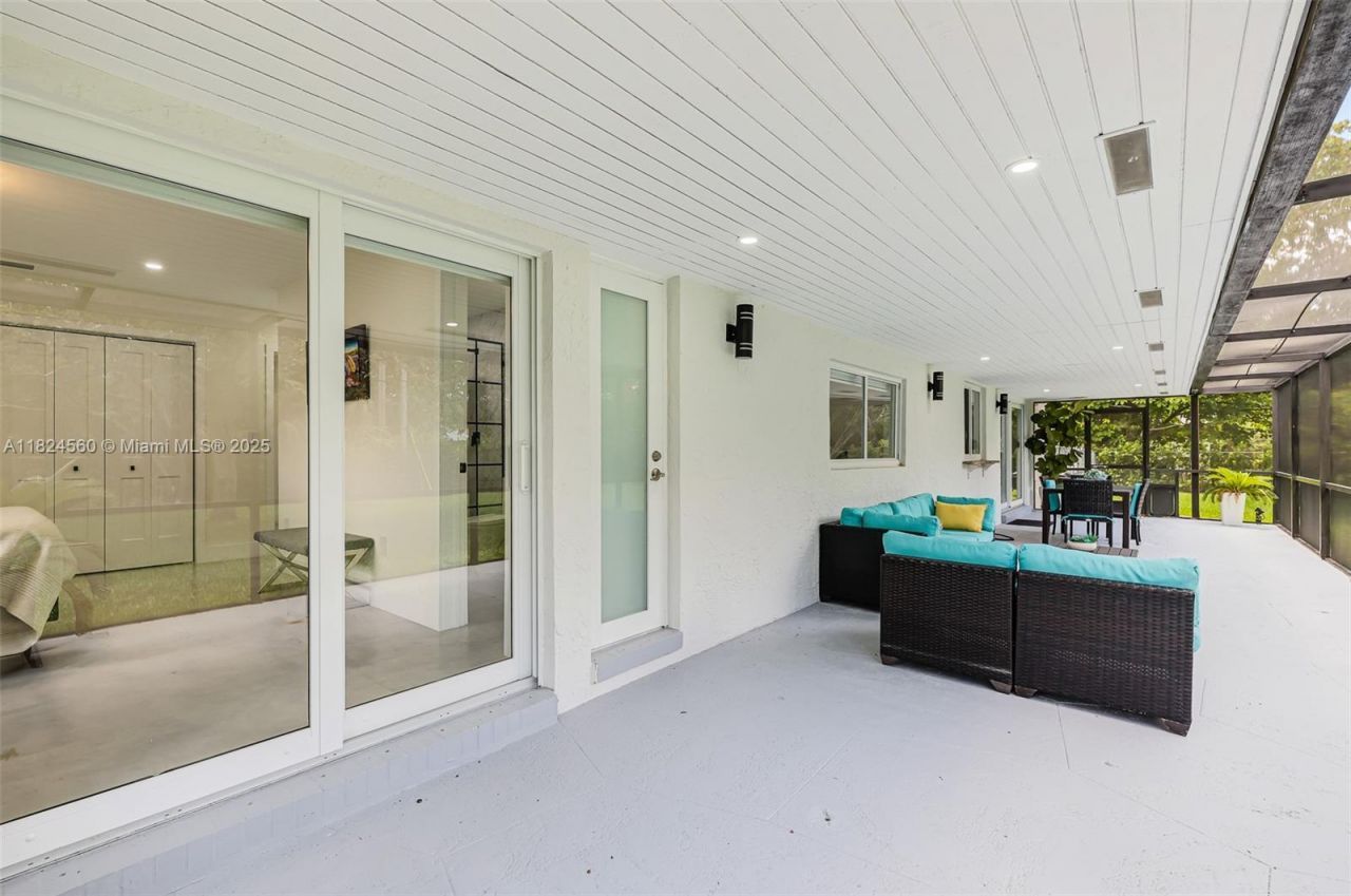 17460 SW 85th Ave, Palmetto Bay, FL 33157 Photo