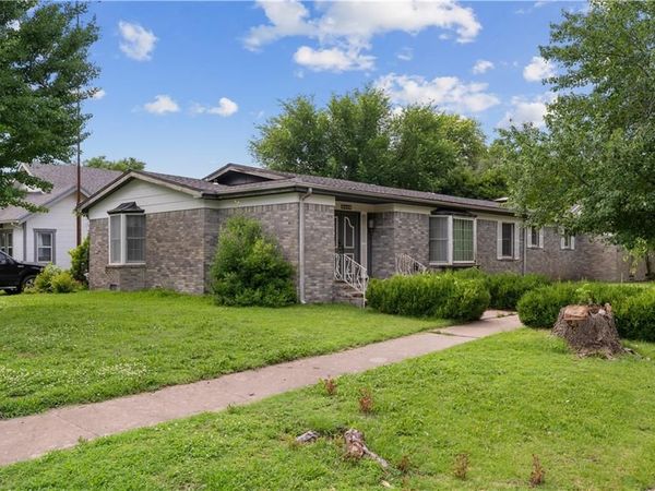 1302 W 4th Street, Coffeyville, KS 67337