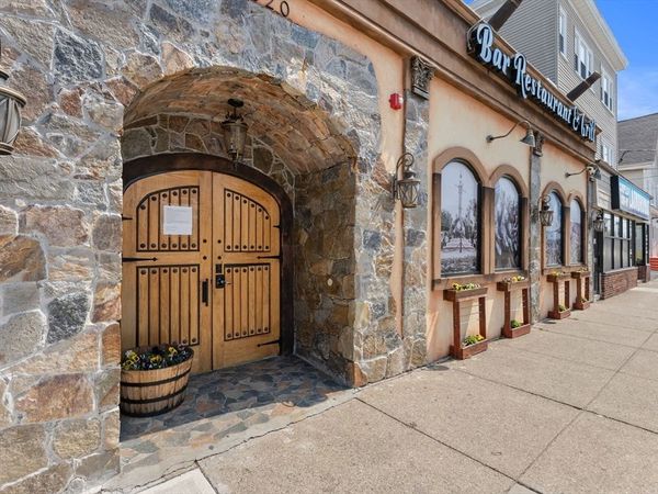 816 Main St, Brockton, MA 02301