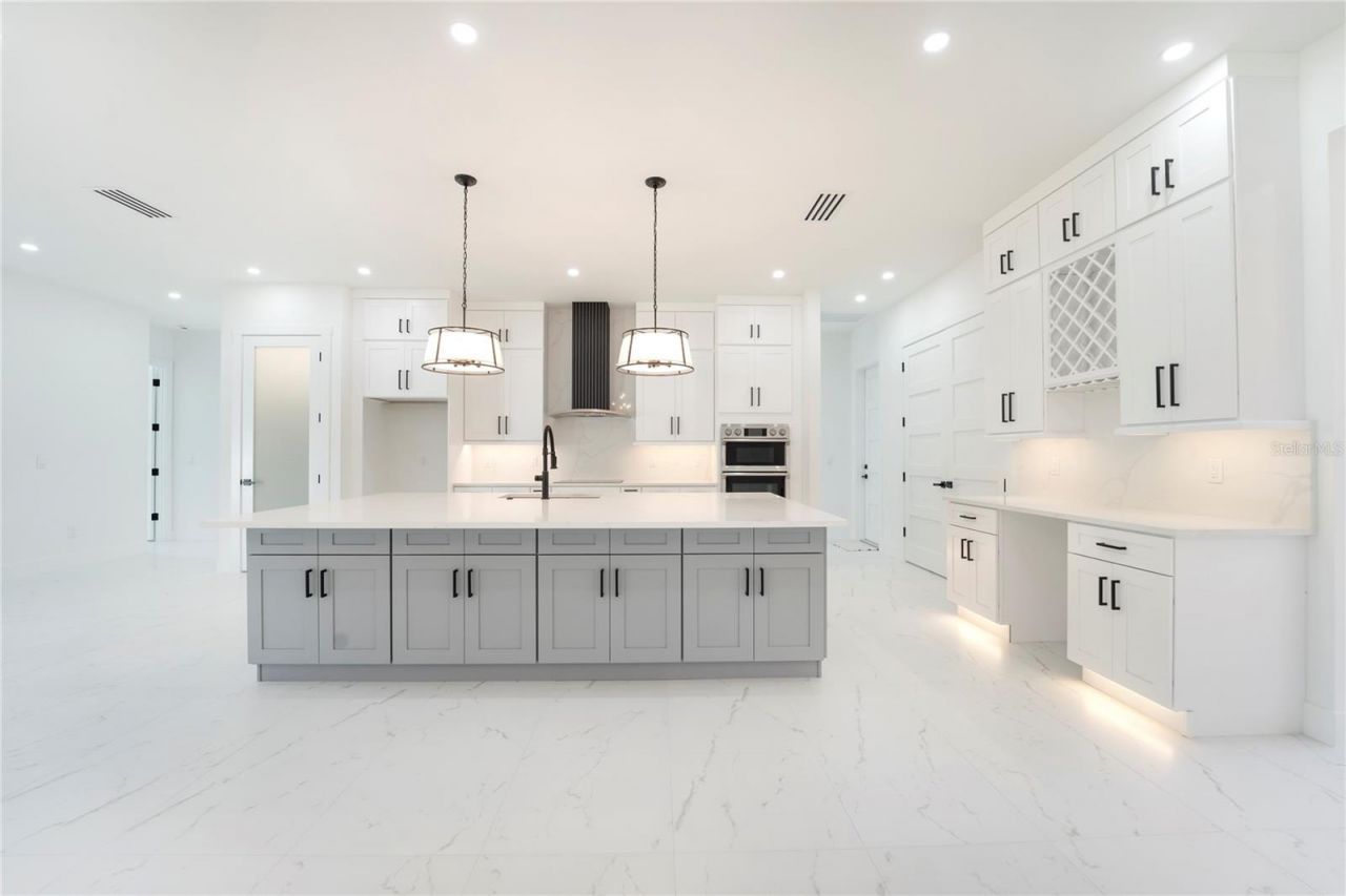 14080 Sydney Road, Dover, FL 33527 Photo