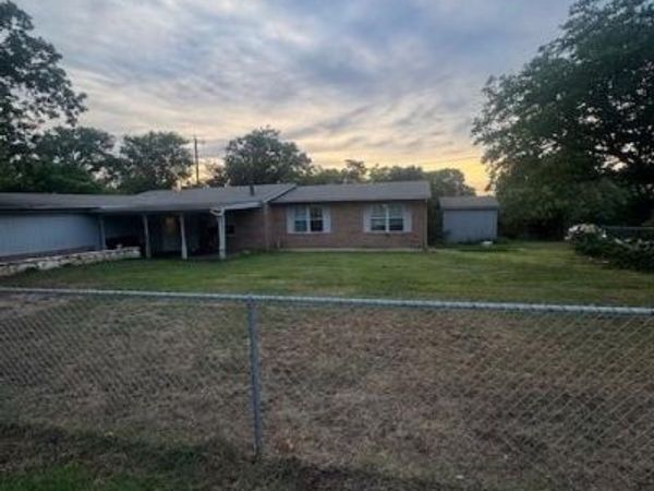 1832 Smokehouse Road, Granbury, TX 76049