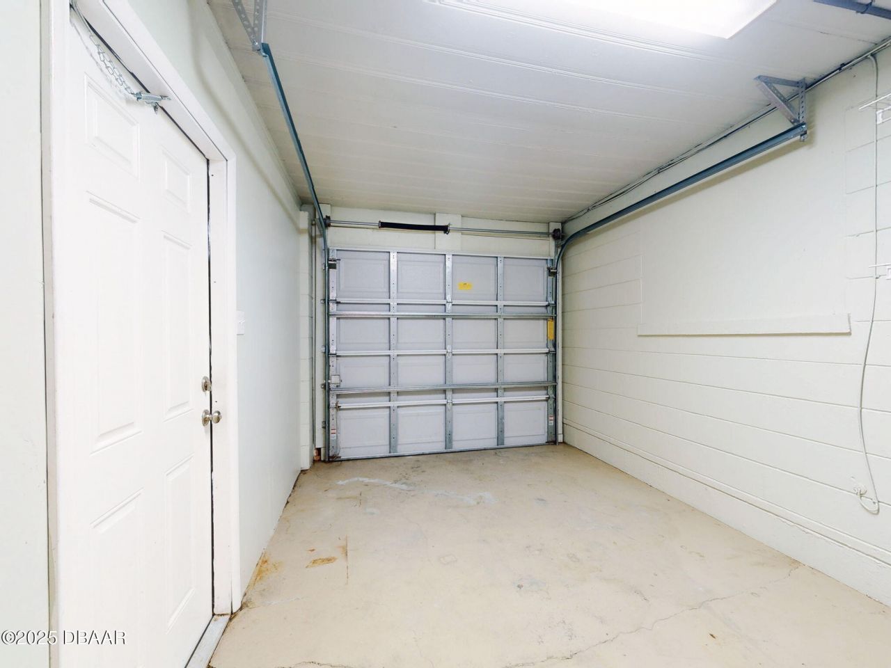 823 E 10th Avenue, New Smyrna Beach, FL 32169 Photo