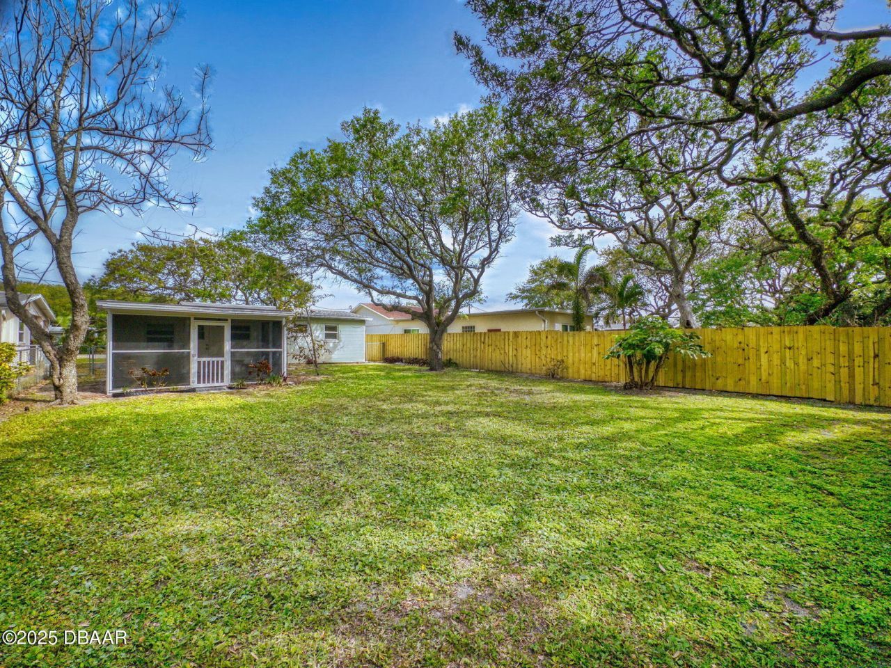 823 E 10th Avenue, New Smyrna Beach, FL 32169 Photo