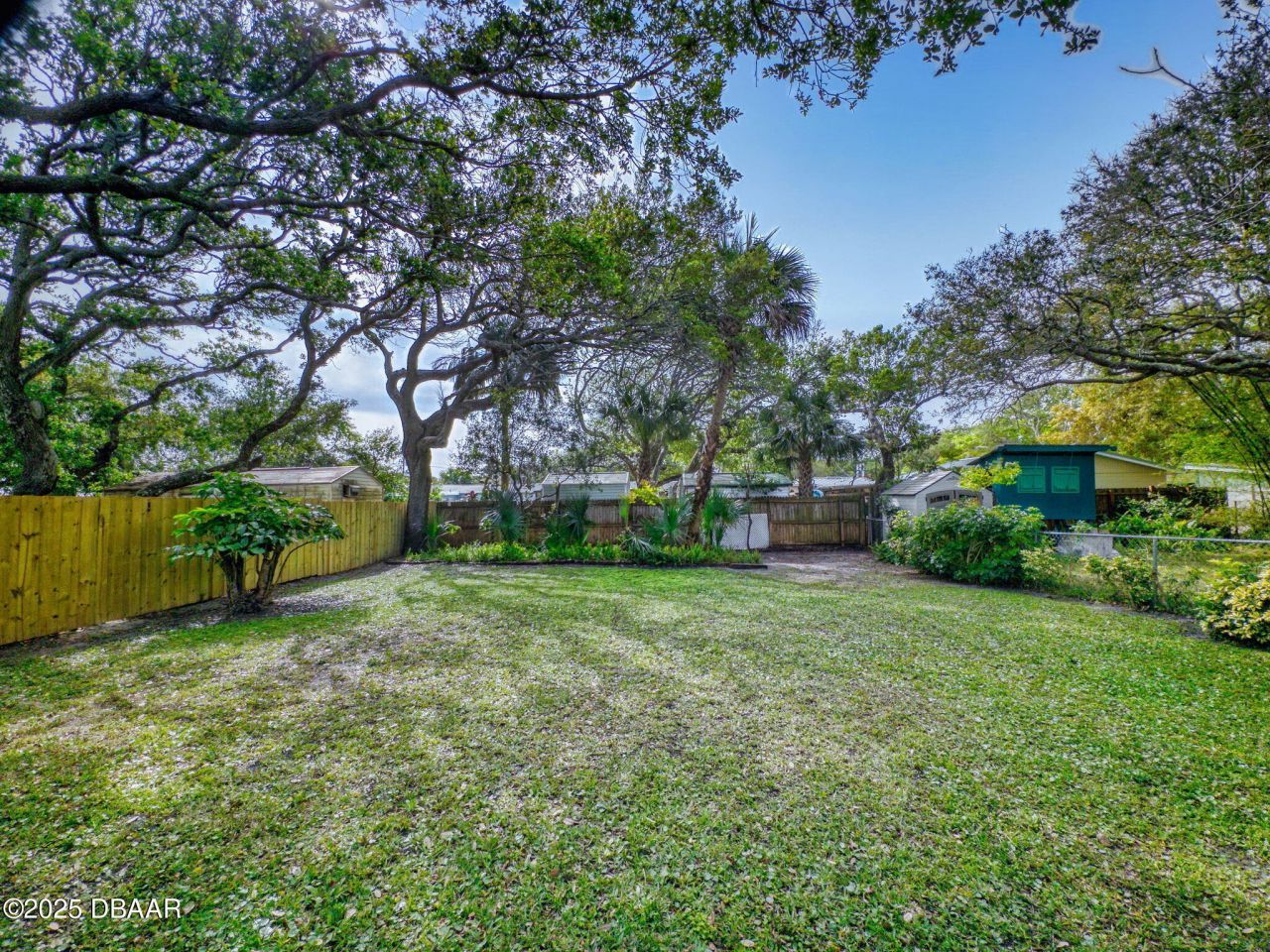 823 E 10th Avenue, New Smyrna Beach, FL 32169 Photo