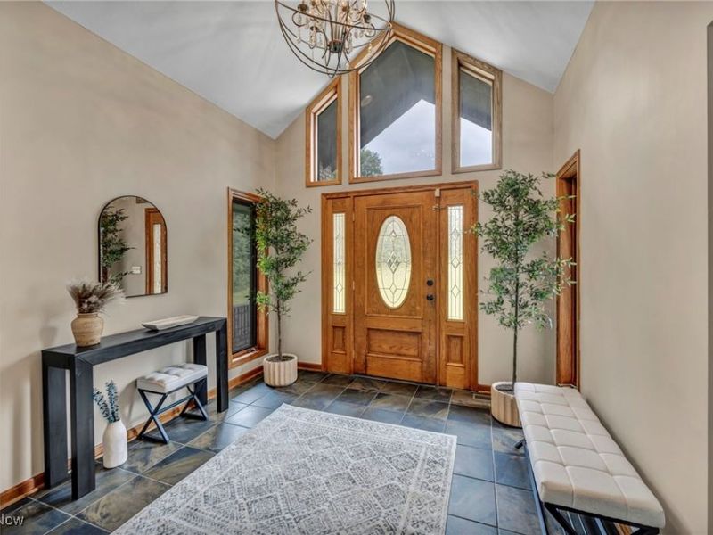 7454 Euclid Chardon Road, Kirtland, OH 44094 Photo 3