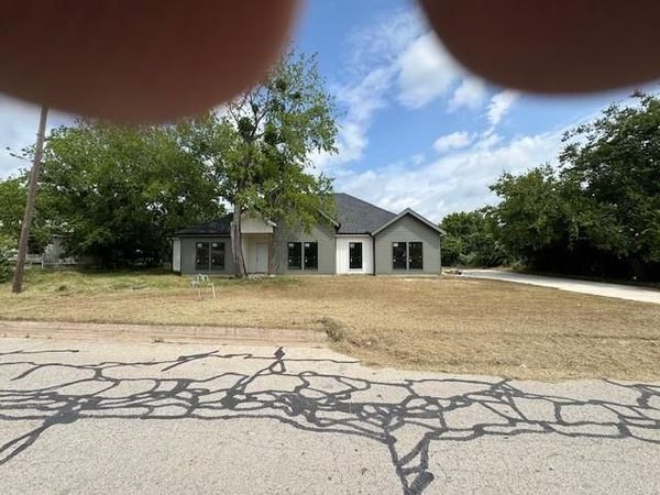 1011 Holden Street, Unit 1, Glen Rose, TX 76043