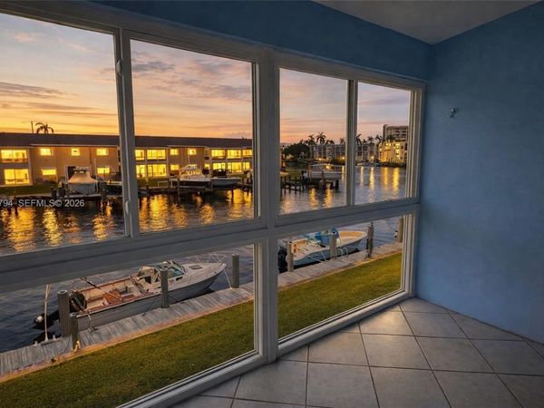 930 SE 9th Ave, Unit 11, Pompano Beach, FL 33060