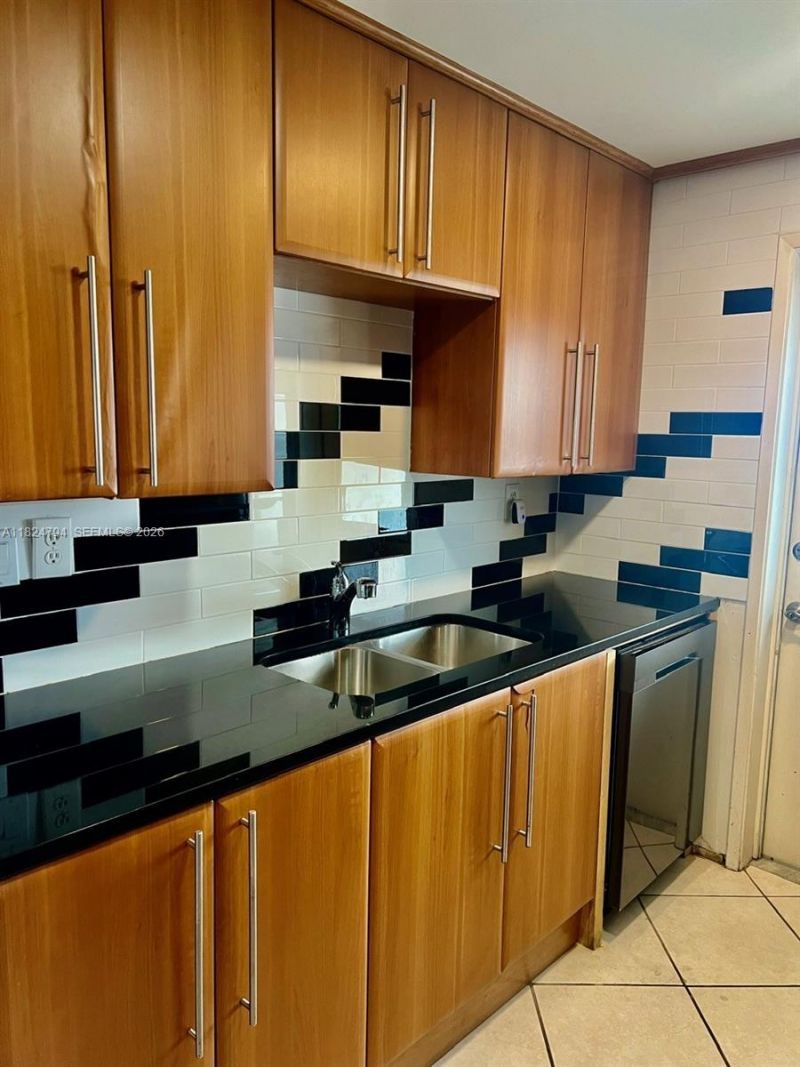 930 SE 9th Ave, Unit 11, Pompano Beach, FL 33060 Photo