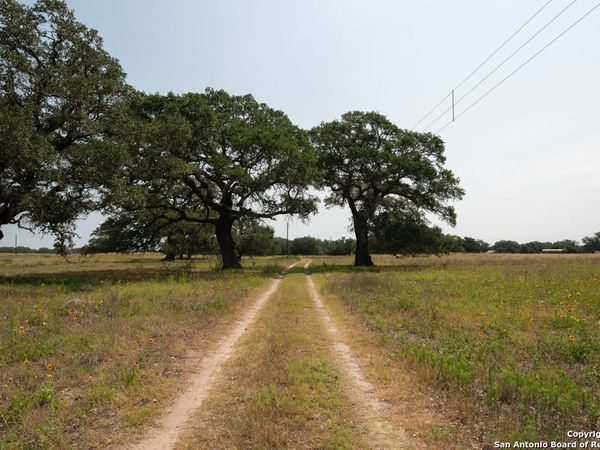 1003 County Road 334, Stockdale, TX 78160