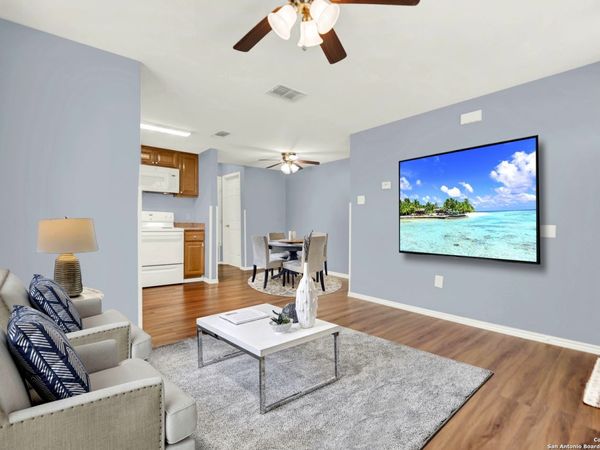 1205 Plum, Floresville, TX 78114