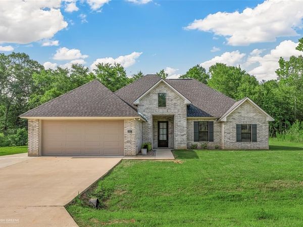 1013 Voss Drive, Stonewall, LA 71078