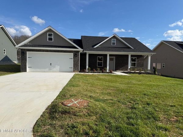 214 Mossy Rock Rd, Clinton, TN 37716