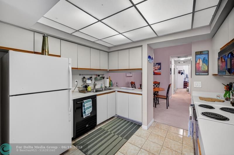 2121 S Ocean Boulevard, Unit 506, Lauderdale by the Sea, FL 33062 Photo