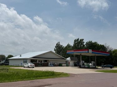 216 County Road 17 E, Comfrey, MN 56019