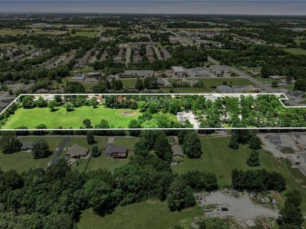 3348 N Thompson Street, Springdale, AR 72764