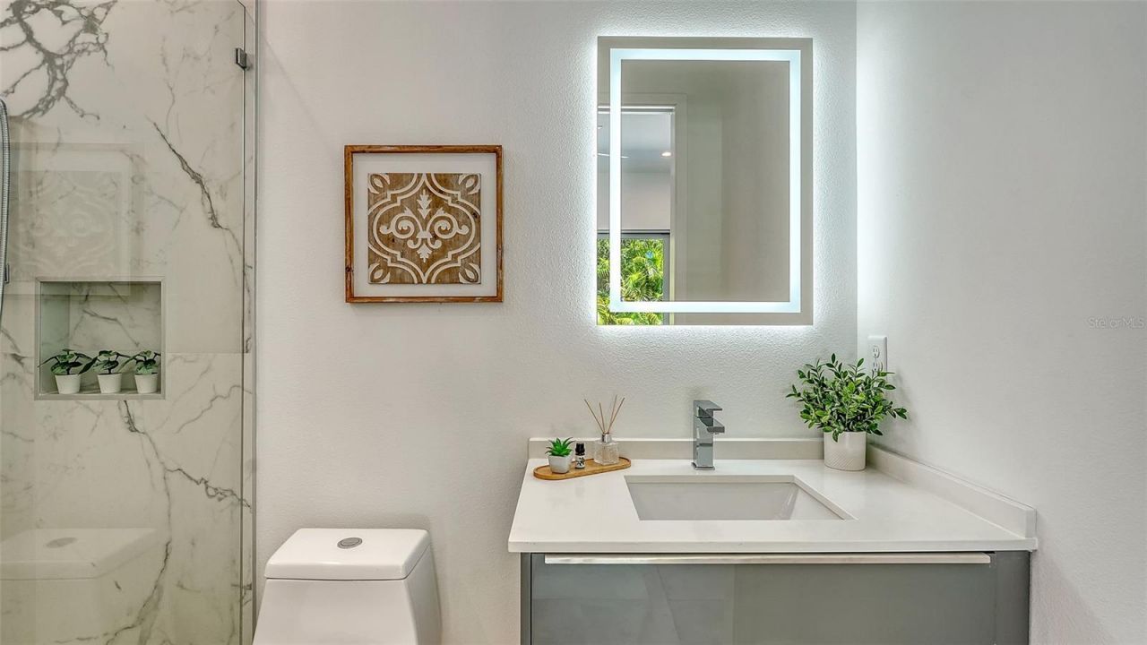 2124 Clematis Place, Sarasota, FL 34239 Photo