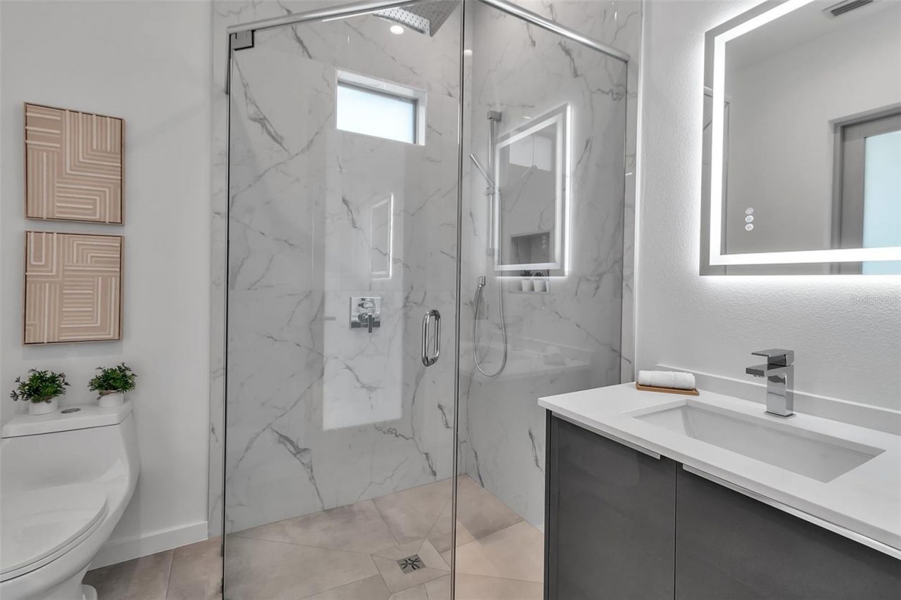 2124 Clematis Place, Sarasota, FL 34239 Photo