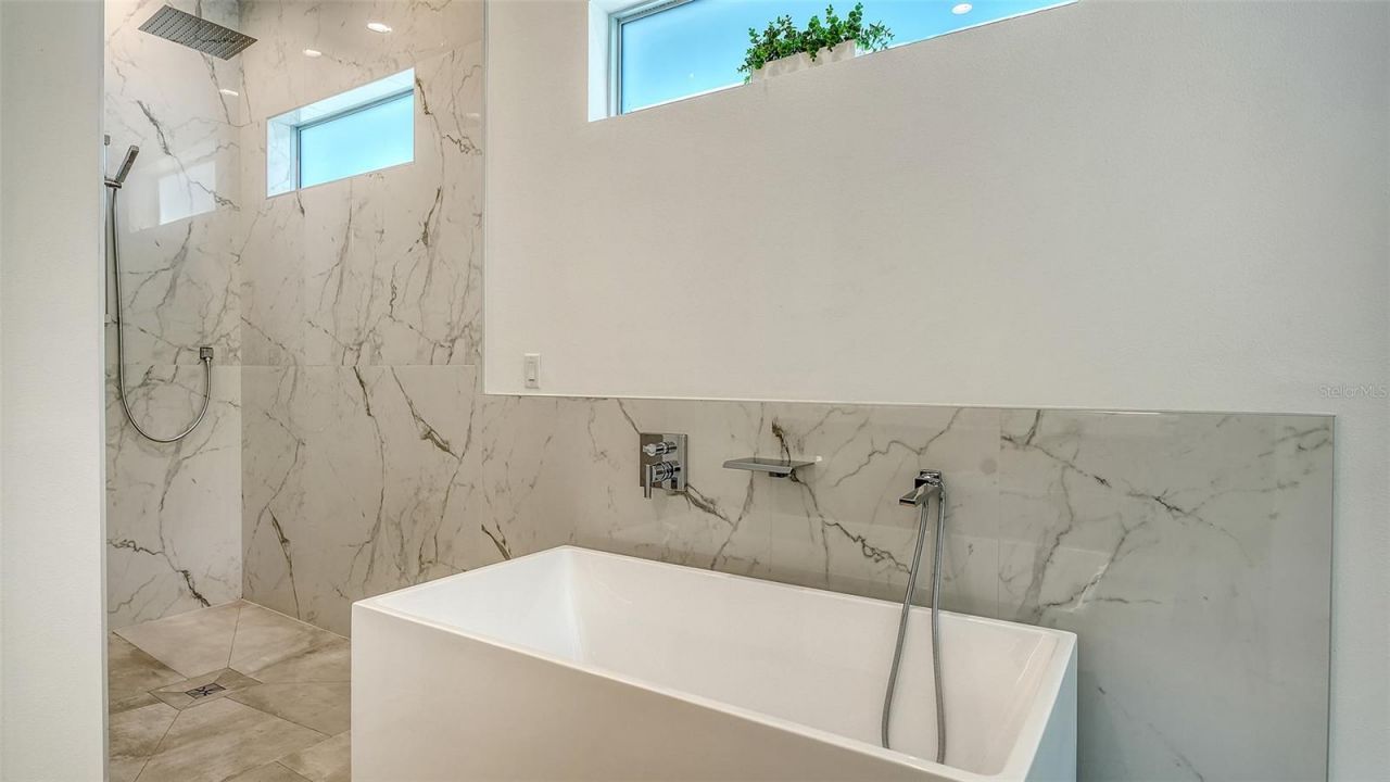 2124 Clematis Place, Sarasota, FL 34239 Photo