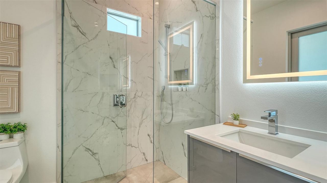 2124 Clematis Place, Sarasota, FL 34239 Photo
