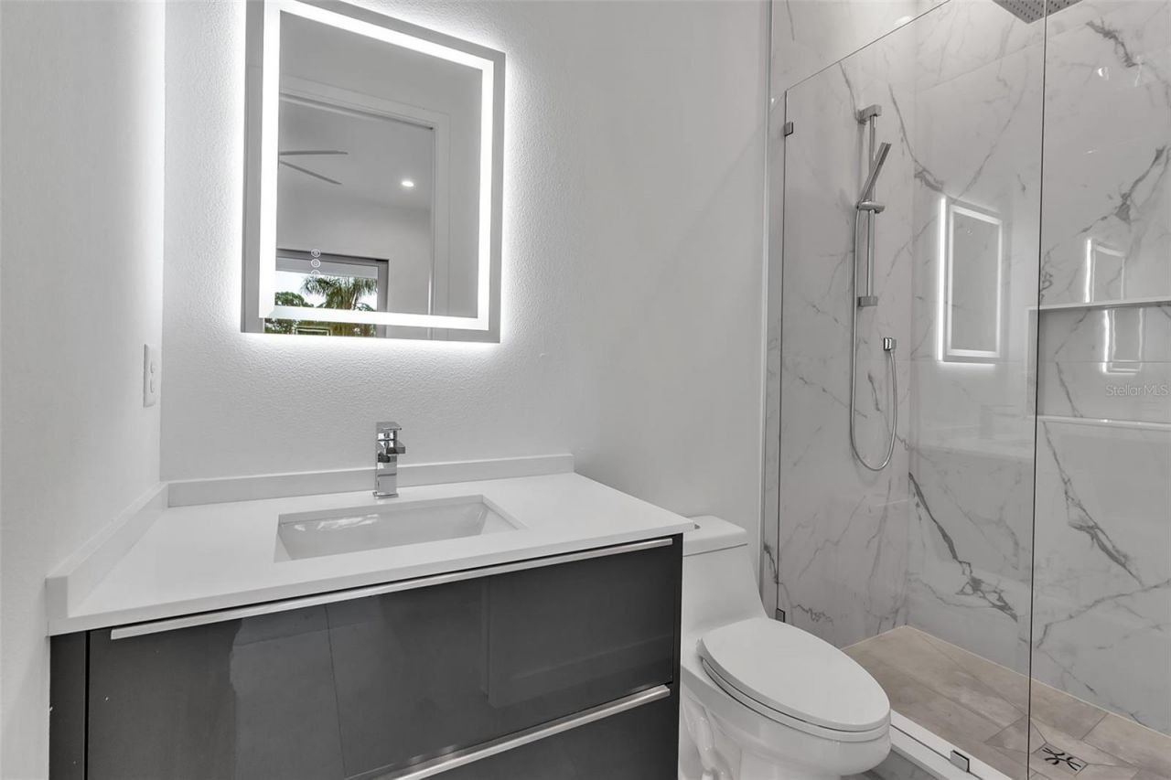 2124 Clematis Place, Sarasota, FL 34239 Photo