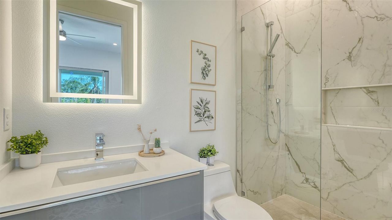 2124 Clematis Place, Sarasota, FL 34239 Photo