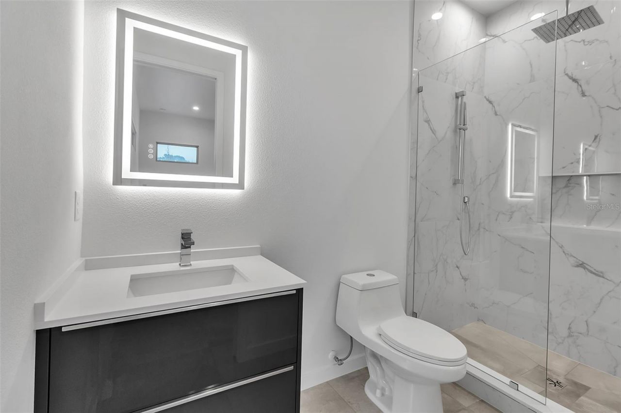 2124 Clematis Place, Sarasota, FL 34239 Photo