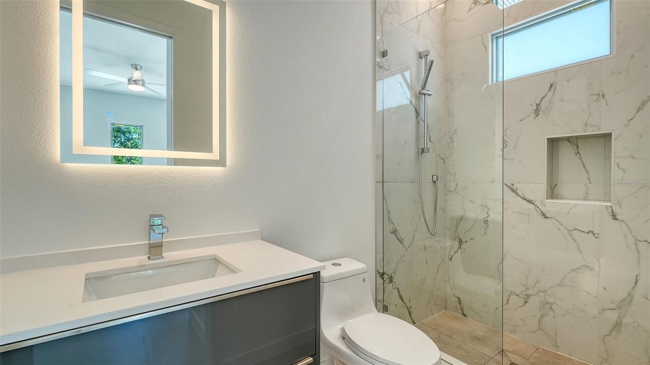2124 Clematis Place, Sarasota, FL 34239 Photo