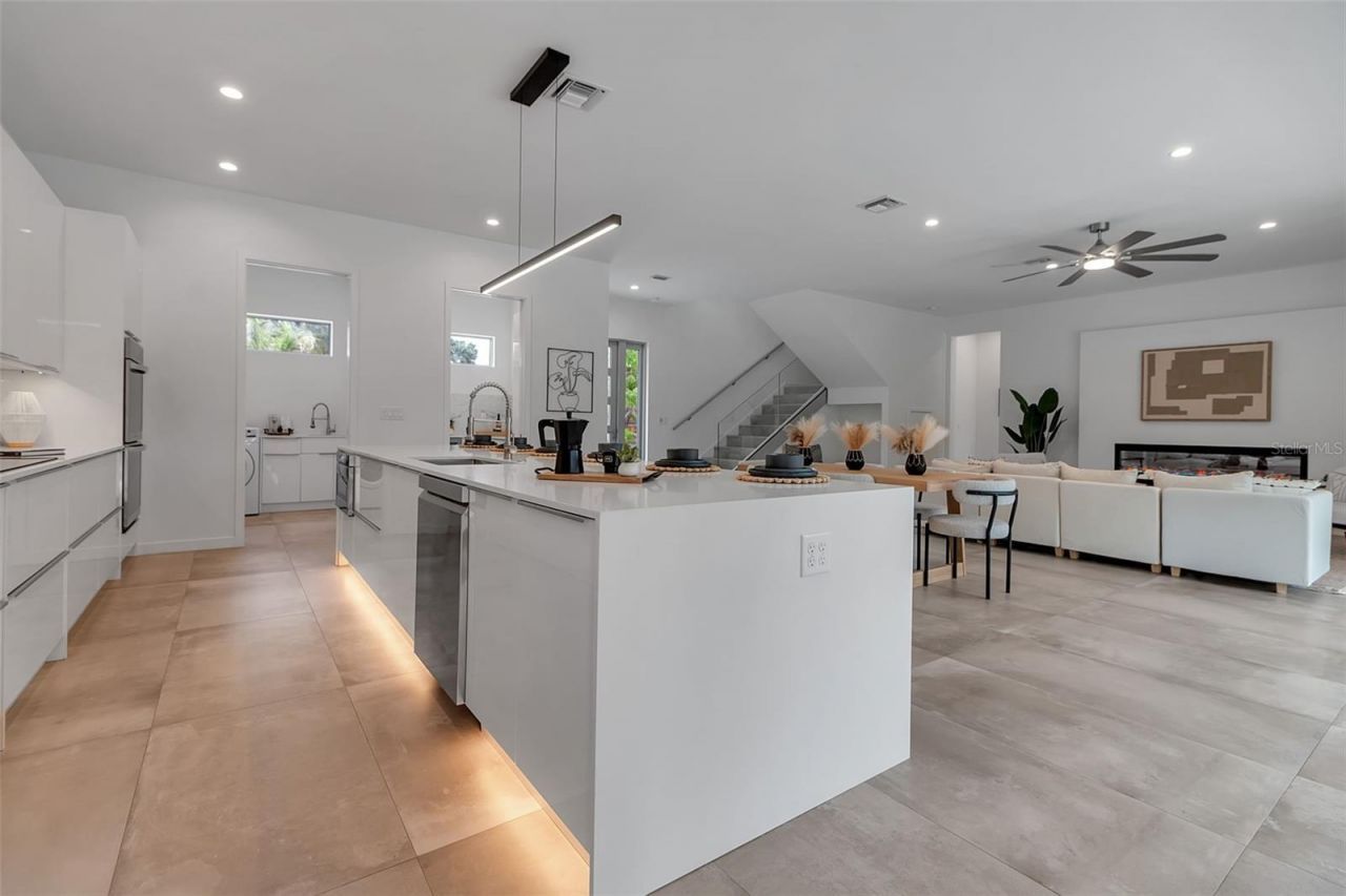 2124 Clematis Place, Sarasota, FL 34239 Photo