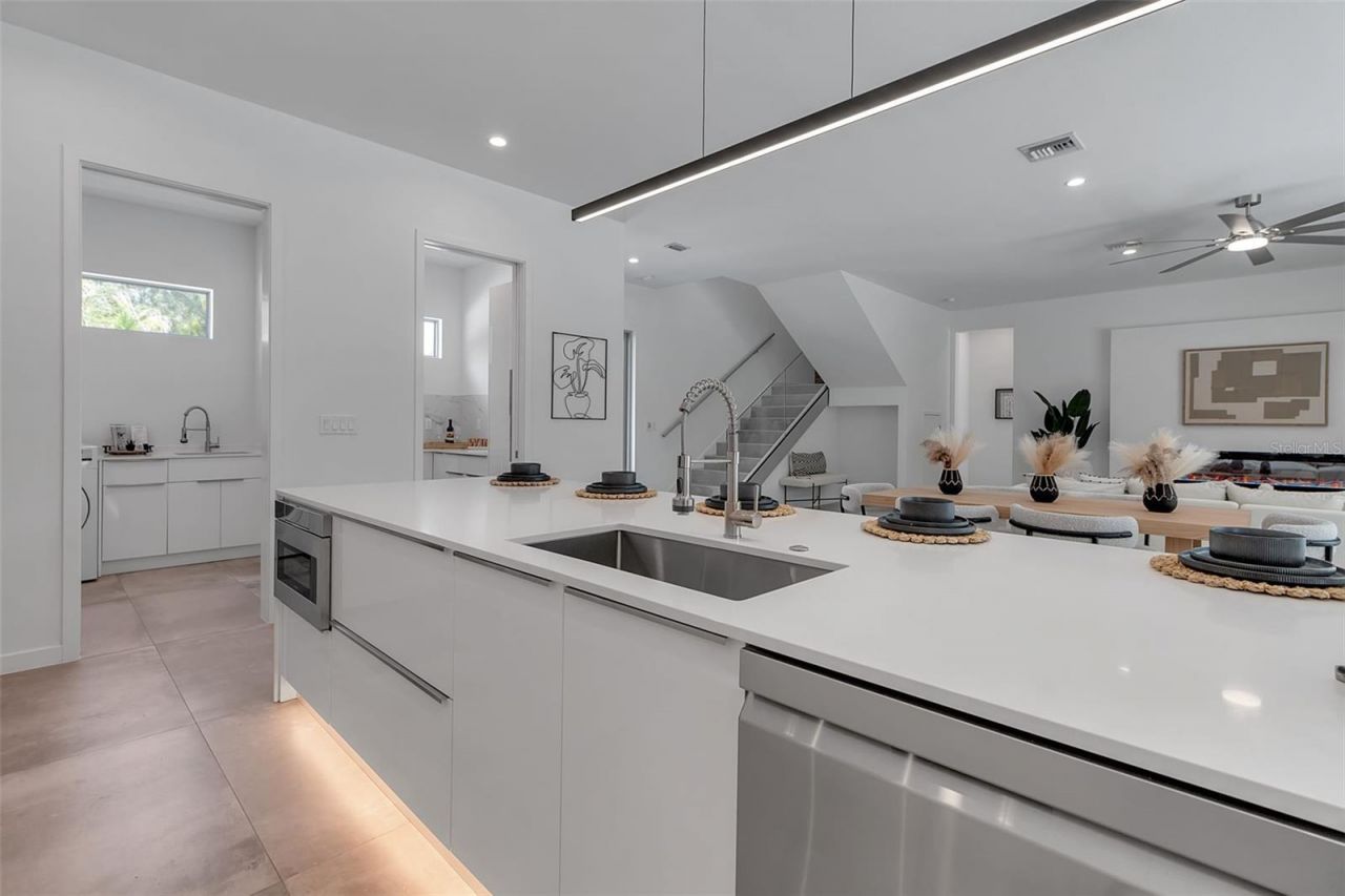 2124 Clematis Place, Sarasota, FL 34239 Photo