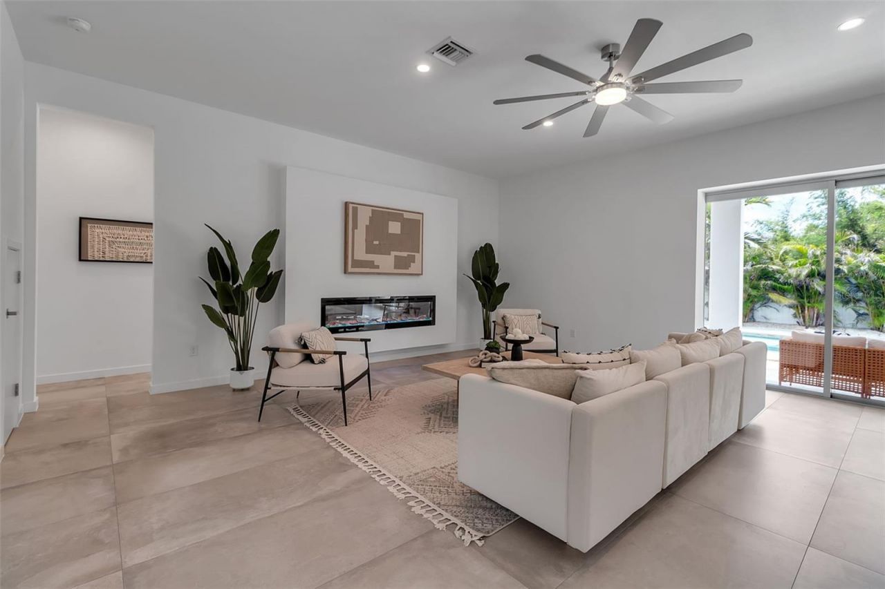 2124 Clematis Place, Sarasota, FL 34239 Photo