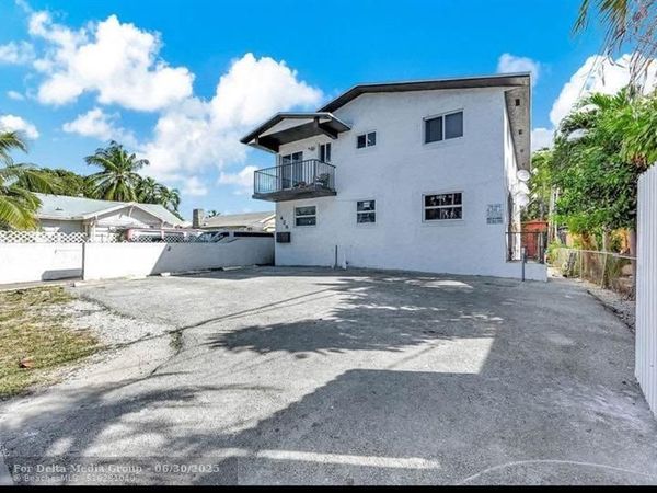 429 NW 10th Ave, Miami, FL 33128