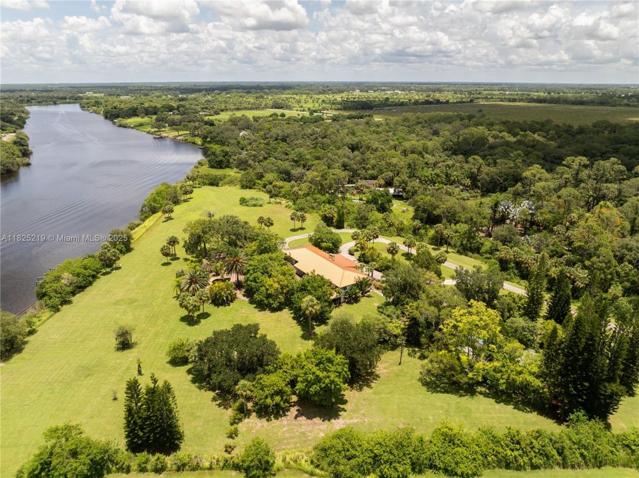 5254 River Blossom Lane, La Belle, FL 33935 Photo