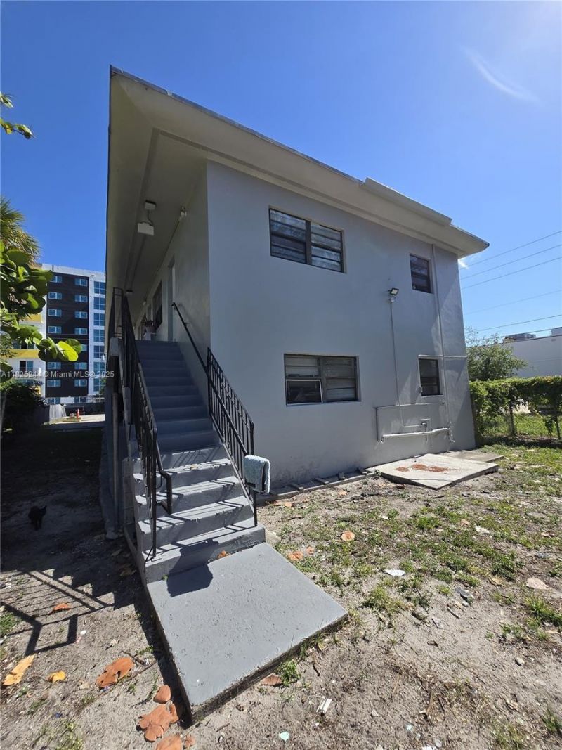 925 NW 69th St, Miami, FL 33150 Photo