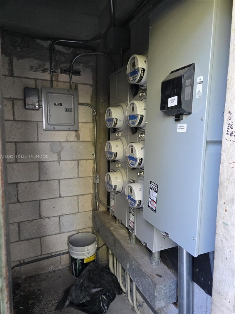 925 NW 69th St, Miami, FL 33150 Photo