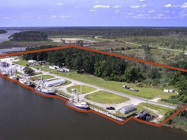 183 Mayo Road, Hobucken, NC 28537